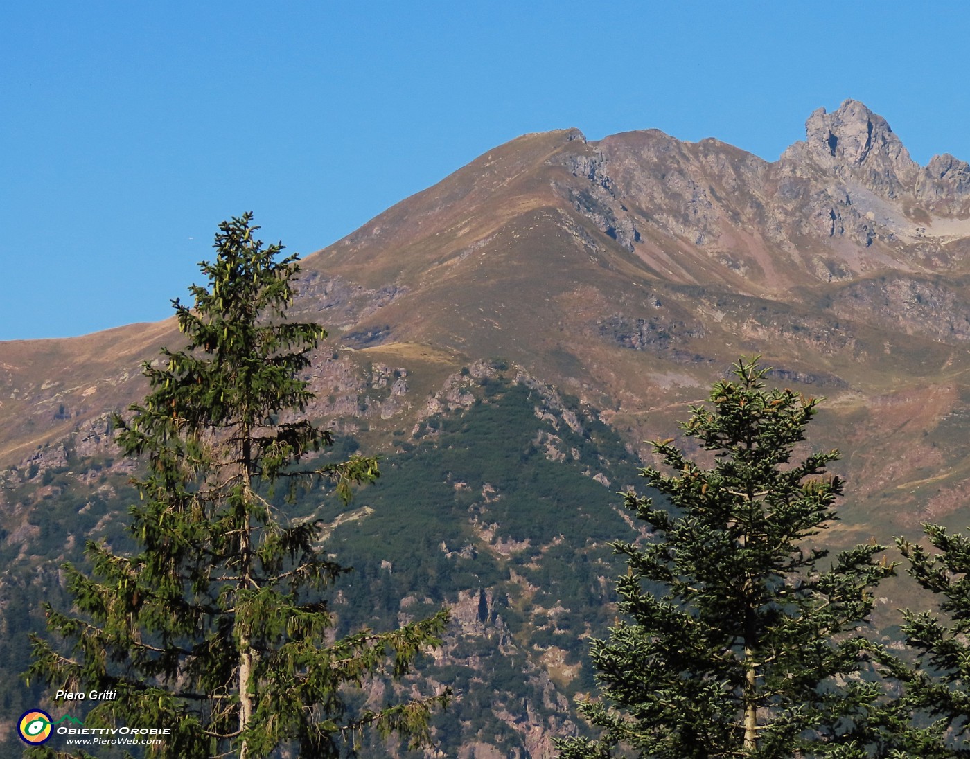 39 Zoom sul Monte Valletto dal Rif. Alpe Cantedoldo.JPG